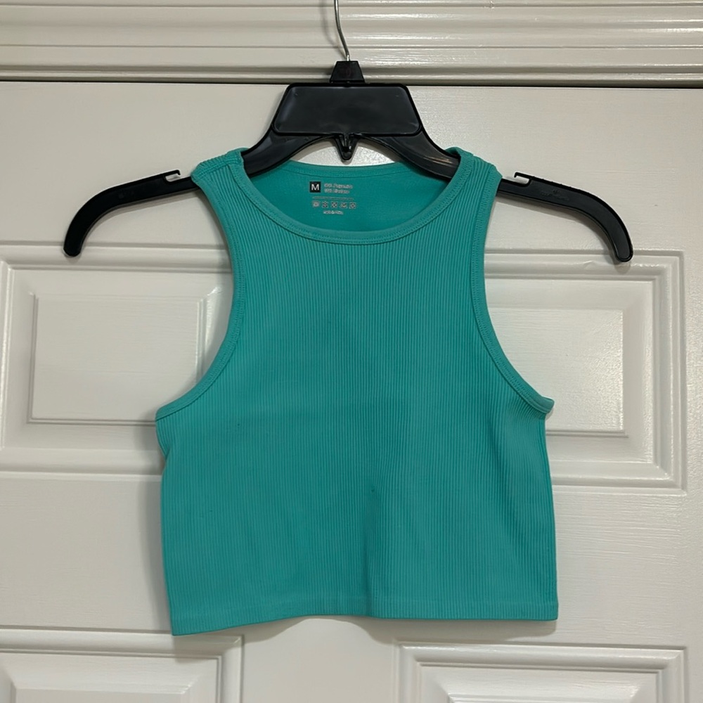 Medium stretchy crop top